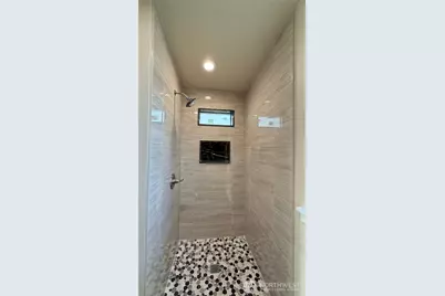 9025 38th Avenue S, Seattle, WA 98118 - Photo 26