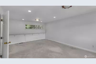 1734 Ilwaco Avenue NE, Renton, WA 98059 - Photo 32