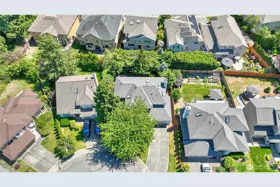 1734 Ilwaco Avenue NE, Renton, WA 98059 - Photo 2