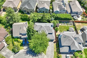 1734 Ilwaco Ave NE, Renton, WA 98059 - Photo 2