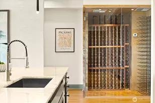 505 W Mercer Pl, Seattle, WA 98119 - Photo 12