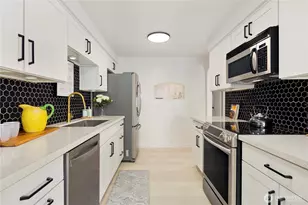 22532 6th Ave S, Seattle, WA 98198 - Photo 8