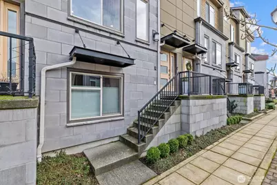 964 7th Avenue NE #2.4, Issaquah, WA 98029 - Photo 2
