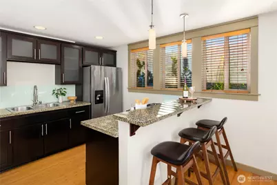 3411 Meridian Avenue N, Seattle, WA 98103 - Photo 8