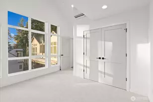 10746 Interlake Ave N, Seattle, WA 98133 - Photo 10