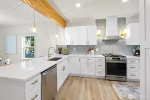 3037 21st Ave W, Seattle, WA 98199 - Photo 12