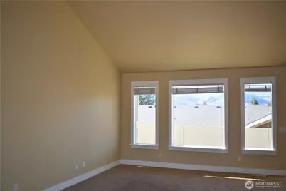 1363 Boulder Loop, East Wenatchee, WA 98802 - Photo 2