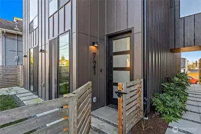721 N 80th Street, Seattle, WA 98103 - Photo 2