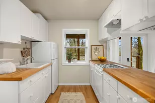 1585 NE Park View Dr, Bainbridge Island, WA 98110 - Photo 30