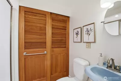 5052 Pullman Avenue NE, Seattle, WA 98105 - Photo 22