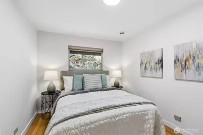 5052 Pullman Avenue NE, Seattle, WA 98105 - Photo 16