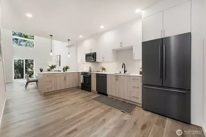 2019 W Bertona, Seattle, WA 98199 - Photo 4