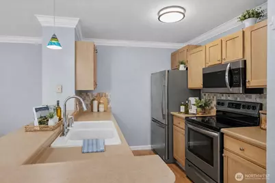 31500 33rd Place SW #E201, Federal Way, WA 98023 - Photo 8