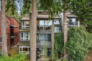 12010 98th Ave NE, Kirkland, WA 98034 - Photo 2