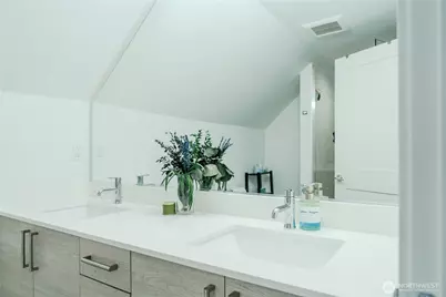1549 NW 60th Street, Seattle, WA 98104 - Photo 24