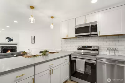 14527 NE 40th Street #G104, Bellevue, WA 98007 - Photo 2