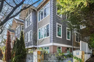 611 Highland Dr, Seattle, WA 98109 - Photo 2