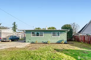 98056 768 Dayton Ave NE, Renton, WA 98056 - Photo 2