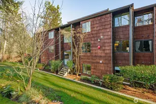 2316 NE 89th St, Seattle, WA 98115 - Photo 2