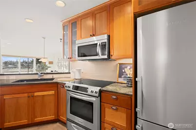 3100 Fairview Avenue E #302, Seattle, WA 98102 - Photo 10