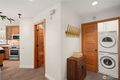 3100 Fairview Avenue E #302, Seattle, WA 98102 - Photo 8