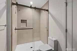 2349 B NE 127th St, Seattle, WA 98125 - Photo 16