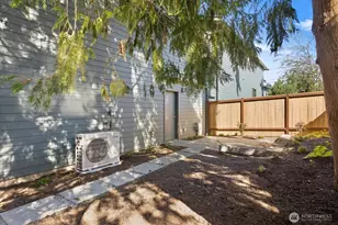 2349 B NE 127th St, Seattle, WA 98125 - Photo 24