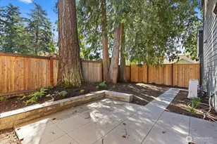 2349 B NE 127th St, Seattle, WA 98125 - Photo 22