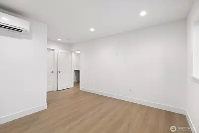 2349 B NE 127th Street, Seattle, WA 98125 - Photo 14