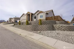 457 Whisper Pl, Chelan, WA 98816 - Photo 38