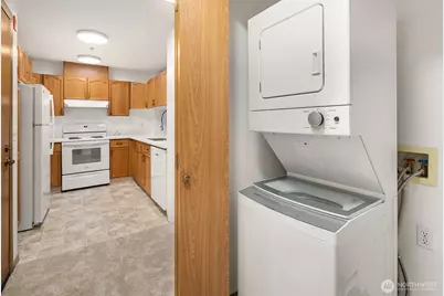 1750 152nd Avenue NE #E311, Bellevue, WA 98007 - Photo 24