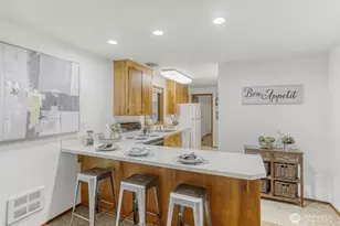 9922 Triton Dr NW, Seattle, WA 98117 - Photo 32