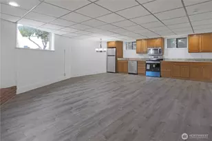 9922 Triton Dr NW, Seattle, WA 98117 - Photo 24