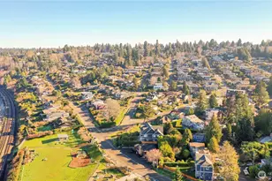 9922 Triton Dr NW, Seattle, WA 98117 - Photo 38