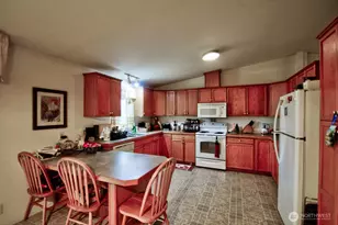 236 Tryon Rd, Onalaska, WA 98570 - Photo 6