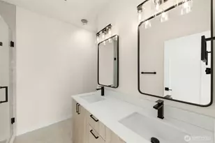 1111 B 26th Ave, Seattle, WA 98122 - Photo 8