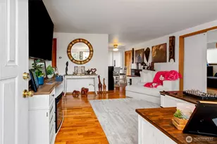 10312 Rainier Ave SW, Lakewood, WA 98499 - Photo 2