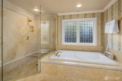 24838 NE 20th Street, Sammamish, WA 98074 - Photo 28