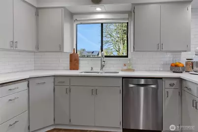 11405 24th Street E, Edgewood, WA 98372 - Photo 10