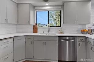 11405 24th St E, Edgewood, WA 98372 - Photo 10