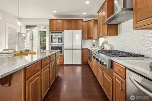 9813 NE 145th St, Bothell, WA 98011 - Photo 12