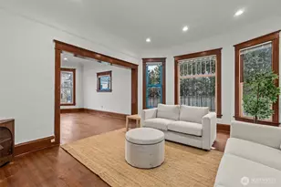 414 NE 42nd St, Seattle, WA 98105 - Photo 4