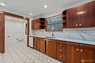 414 NE 42nd St, Seattle, WA 98105 - Photo 12