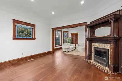 414 NE 42nd Street, Seattle, WA 98105 - Photo 10