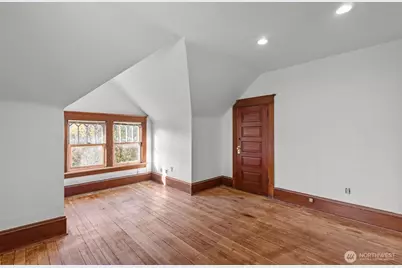 414 NE 42nd Street, Seattle, WA 98105 - Photo 24