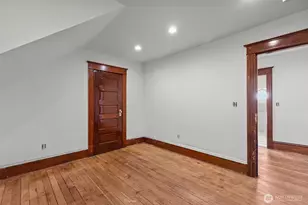 414 NE 42nd St, Seattle, WA 98105 - Photo 22