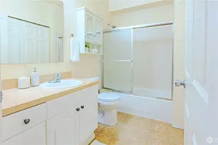 801 Rainier Ave N, Renton, WA 98057 - Photo 10