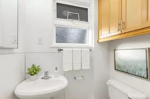 2321 100th Ave NE, Bellevue, WA 98004 - Photo 18