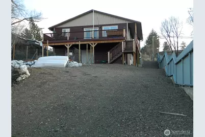 311 Tonasket Avenue, Tonasket, WA 98855 - Photo 2