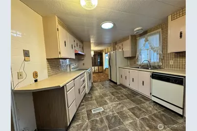 2430 Meadowlark Lane, Kelso, WA 98626 - Photo 12